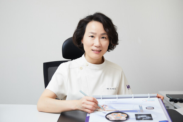 김명신 아이오라여성의원 원장.